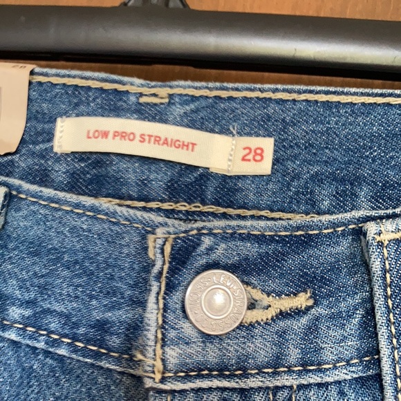 Relisted Levi’s low pro distressed midrise straight leg cotton jean size 28 - Picture 11 of 16